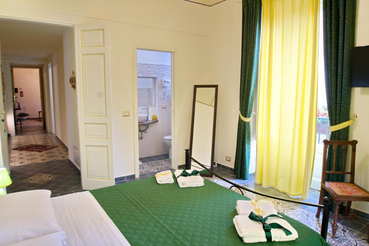 Bed and Breakfast Domus Aurea Монтальбано-Елікона Екстер'єр фото