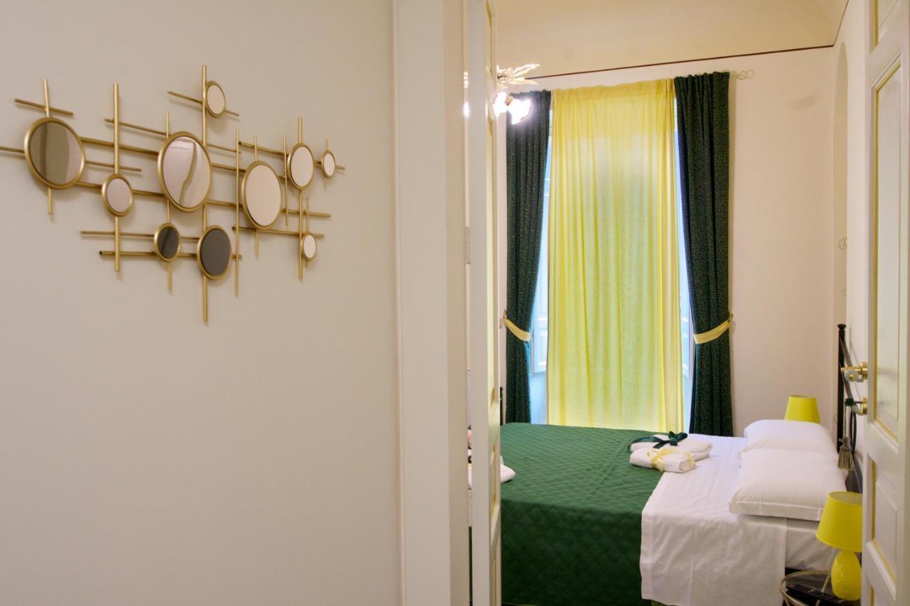 Bed and Breakfast Domus Aurea Монтальбано-Елікона Екстер'єр фото