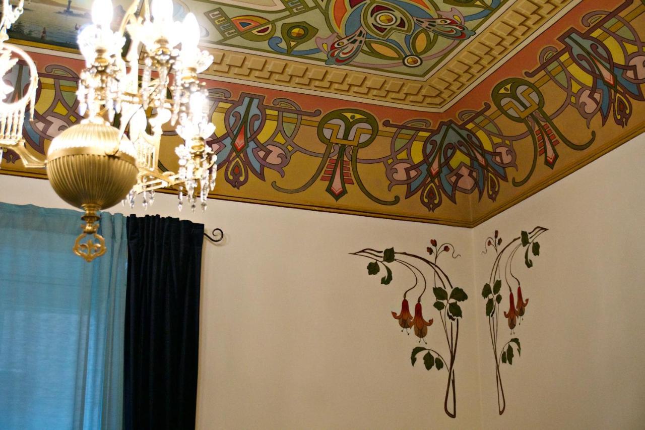 Bed and Breakfast Domus Aurea Монтальбано-Елікона Екстер'єр фото